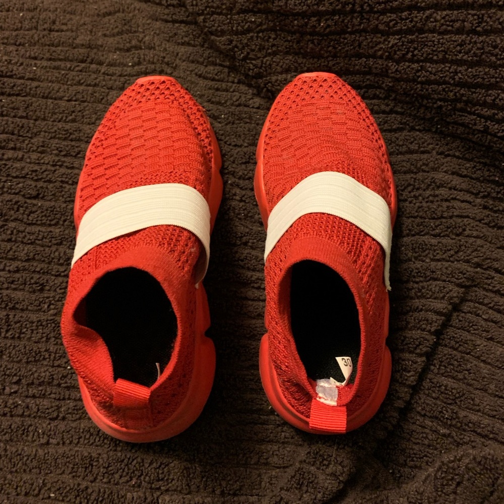 Child’s mesh shoe. Never worn